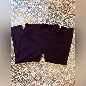 Fabletics Trinity Back Pocket Powerhold Cropped Leggings